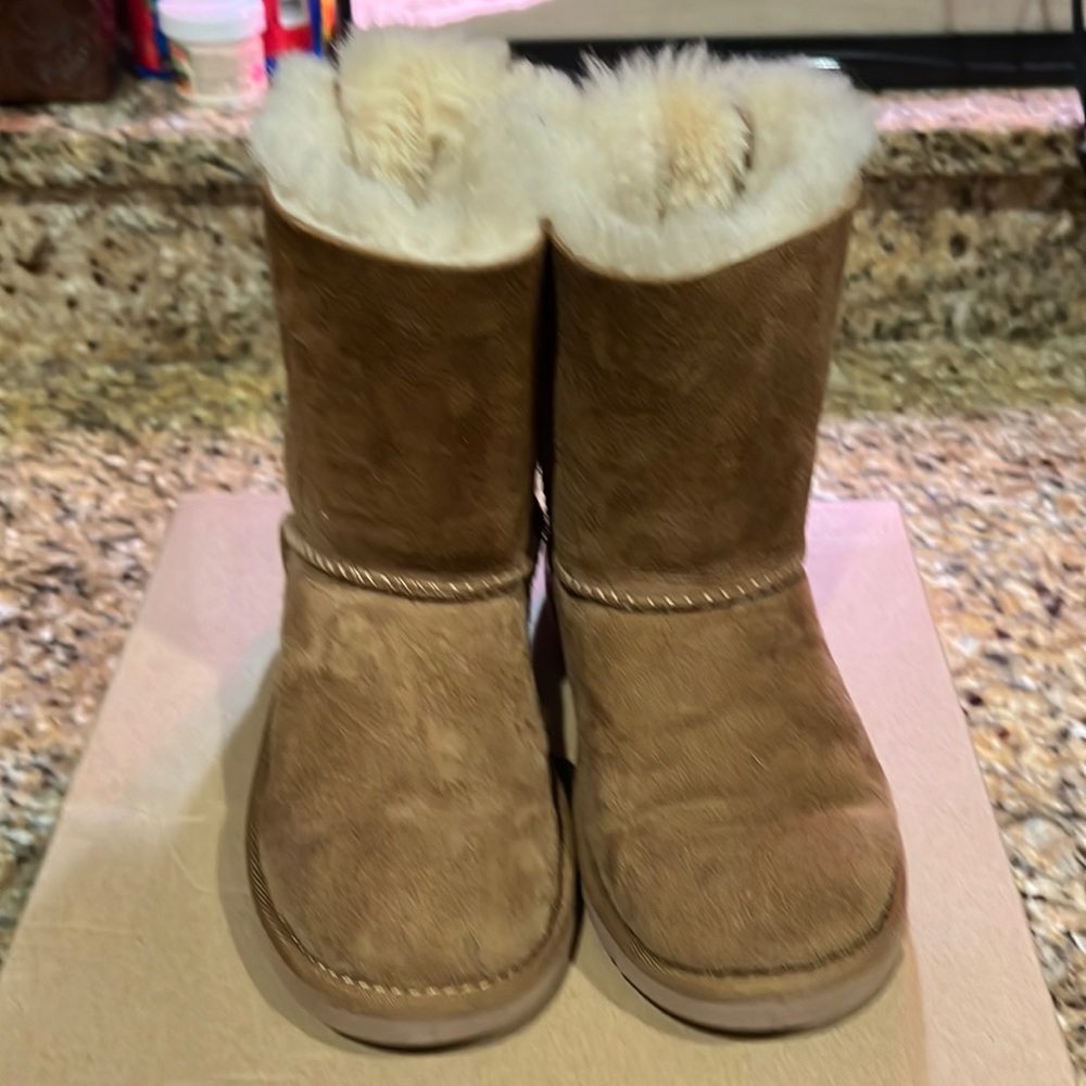 Ugg Bailey Bow Boots in Chestnut